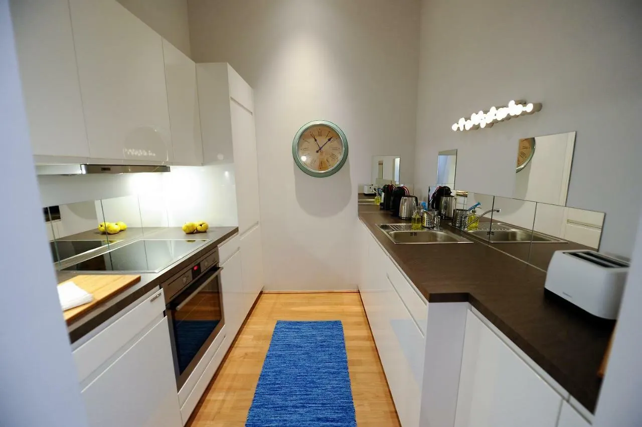 Leuhusen Nuss Apartments Vienna 0*,  Austria